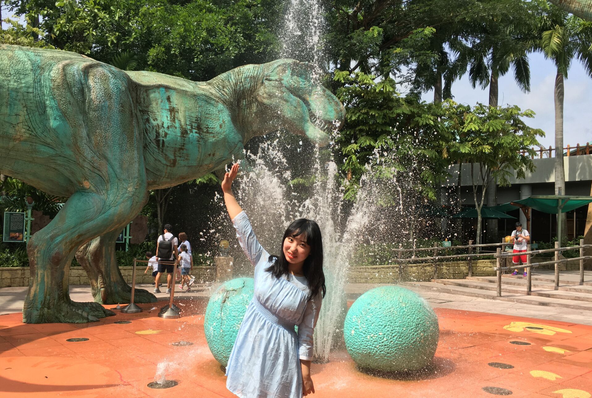 手托霸王龙，嘿嘿