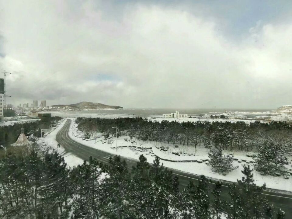 下雪的海景