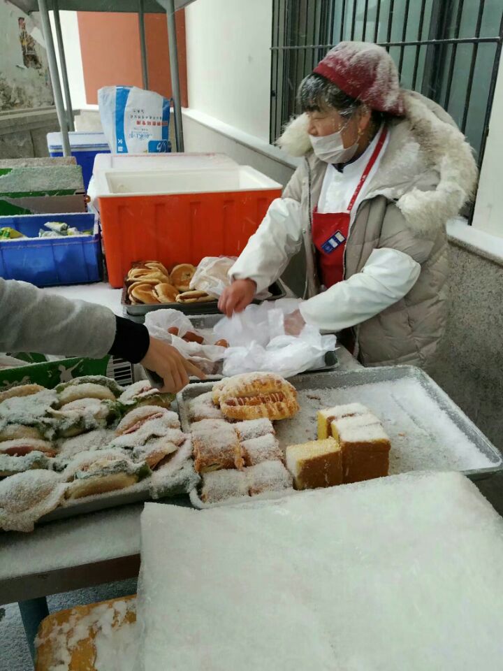 下雪的早餐